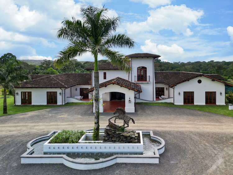 El Lugar